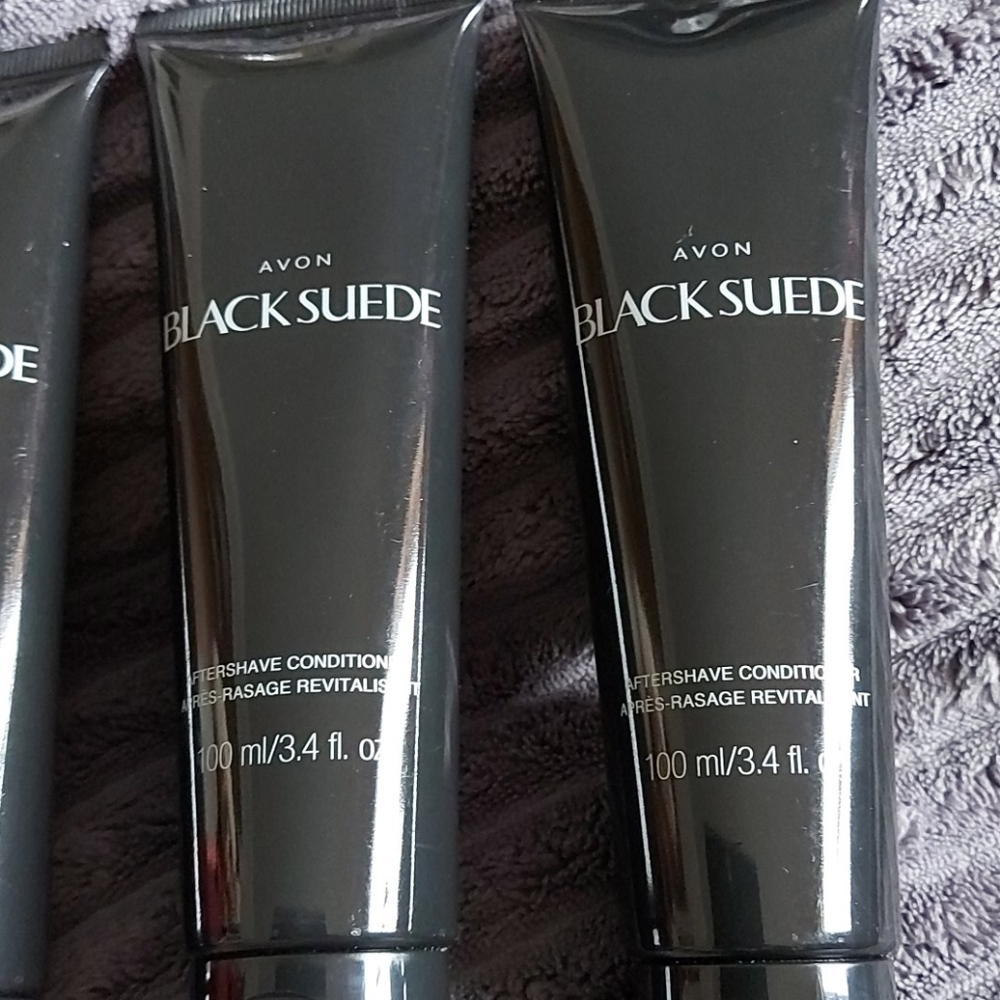 HOST PICK 💥 Avon Black Suede After Shave Cond - Picture 2 of 3